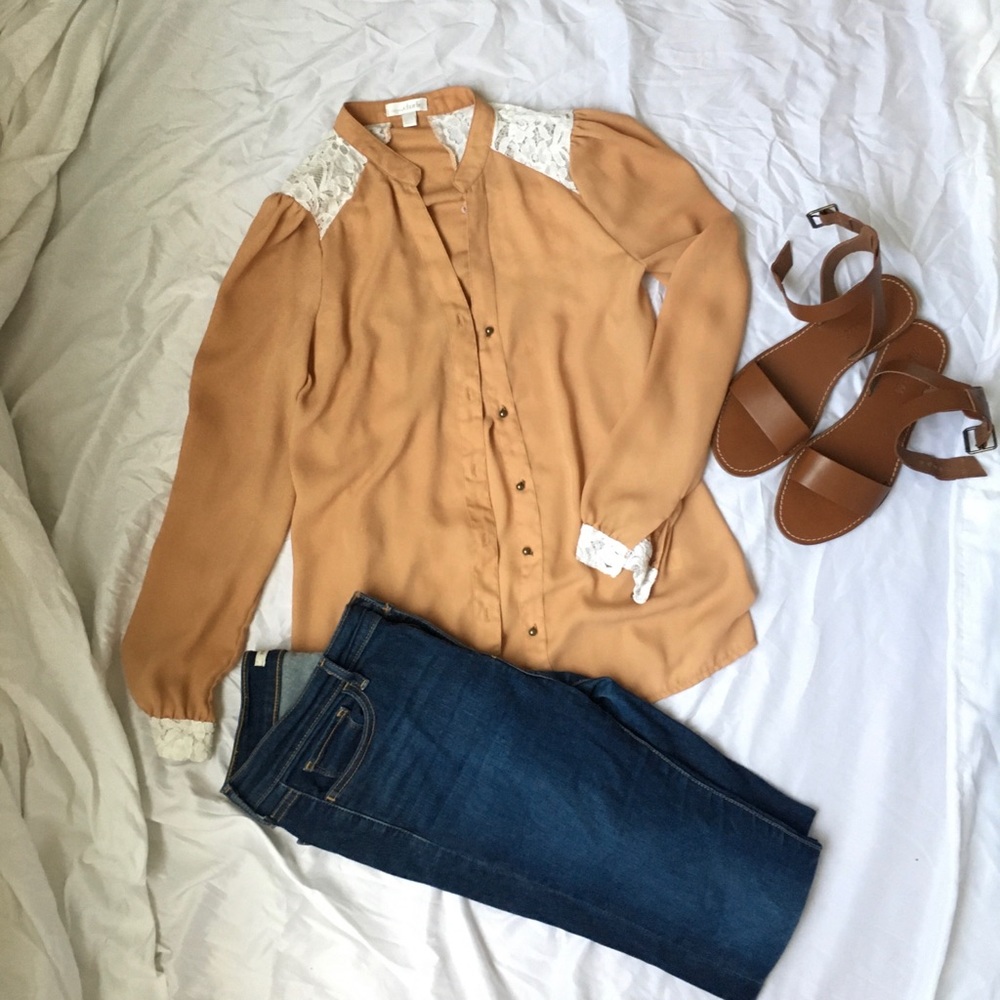 ‼️SOLD‼️ Blouse